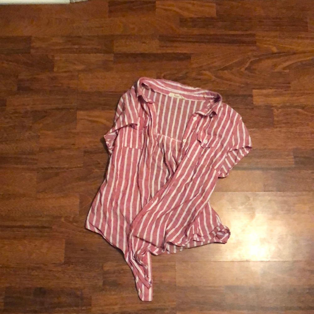 Stripped tie up button down